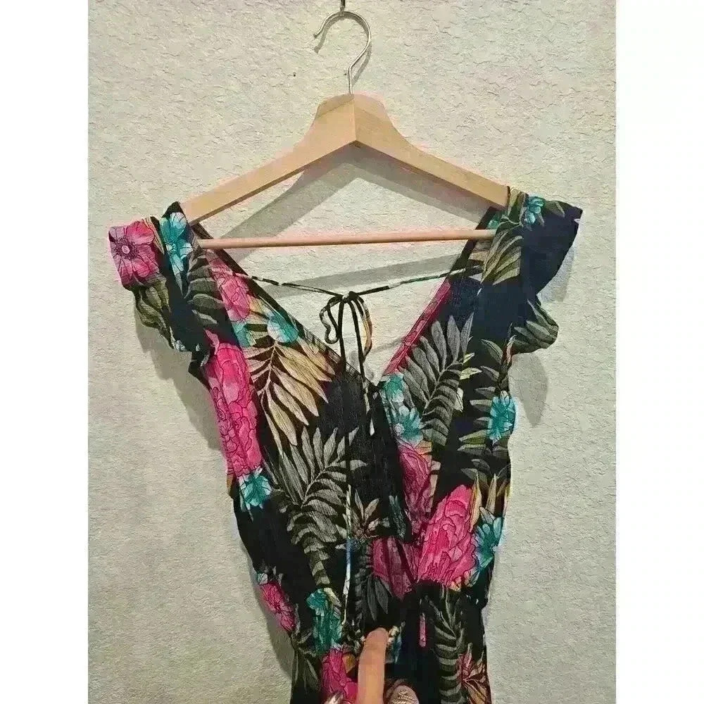 Billabong Floral Maxi Vneck. Size Medium. Tropical, vacation Dress. - Picture 2 of 7